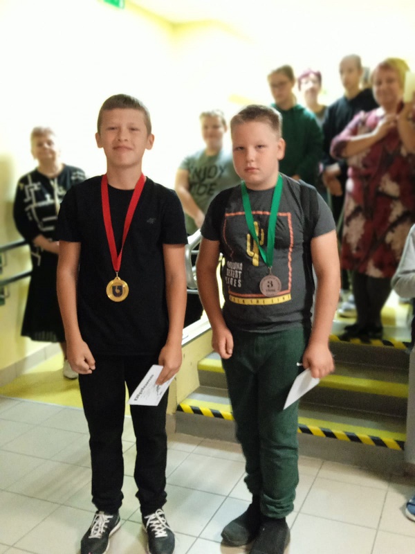 stiprais skrējiens